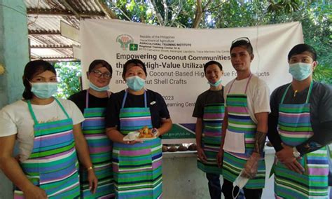 Mga produkto mula sa niyog, tampok sa pagsasanay para sa .